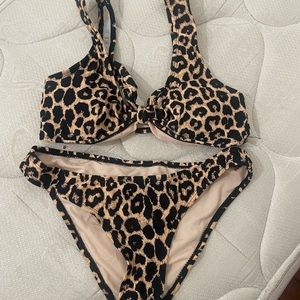 Cabana de Sol cheetah bathing suit set